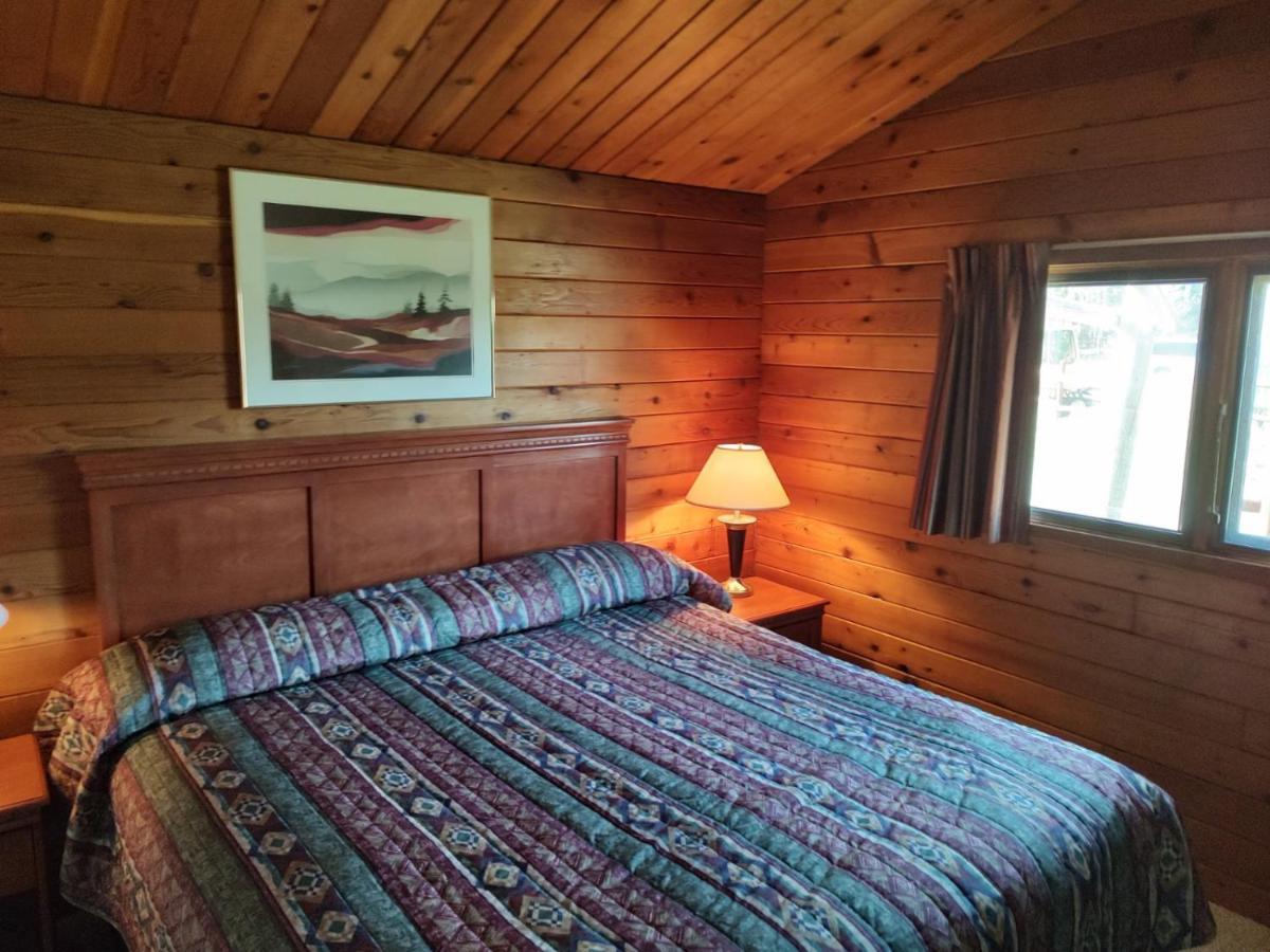 Lac Le Jeune Nature Resort Logan Lake ภายนอก รูปภาพ