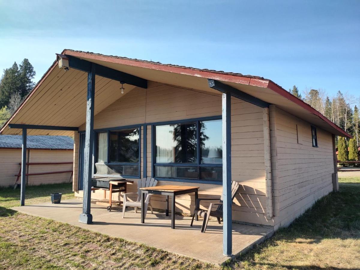 Lac Le Jeune Nature Resort Logan Lake ภายนอก รูปภาพ