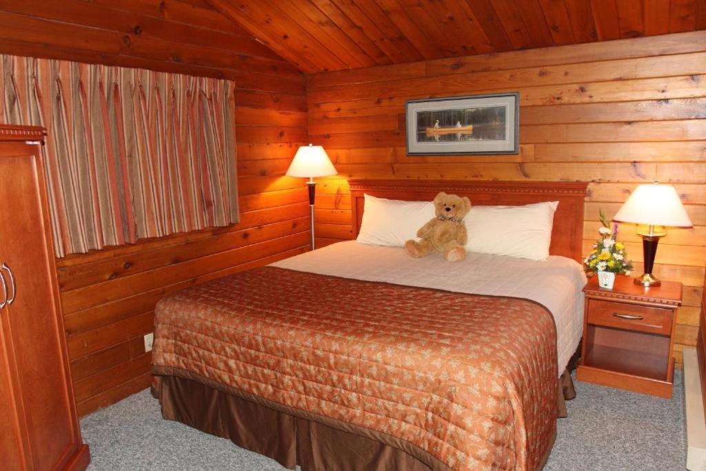 Lac Le Jeune Nature Resort Logan Lake ภายนอก รูปภาพ