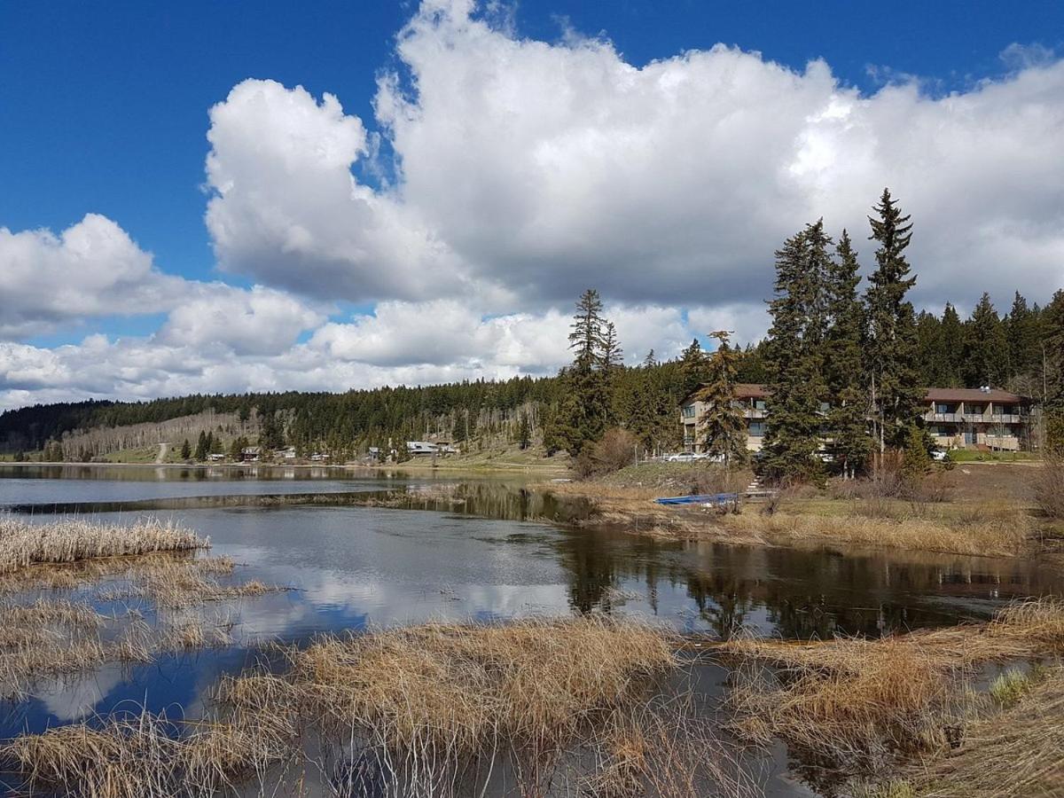 Lac Le Jeune Nature Resort Logan Lake ภายนอก รูปภาพ
