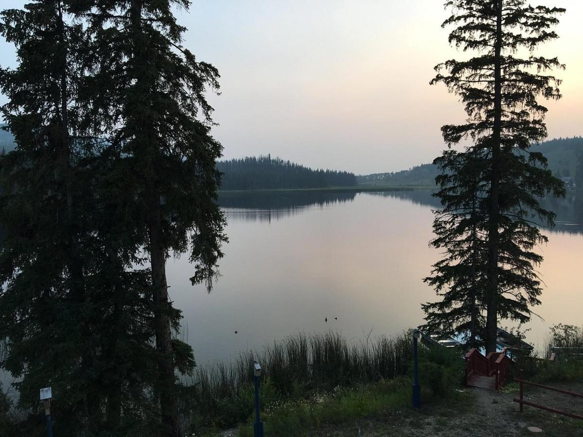 Lac Le Jeune Nature Resort Logan Lake ภายนอก รูปภาพ