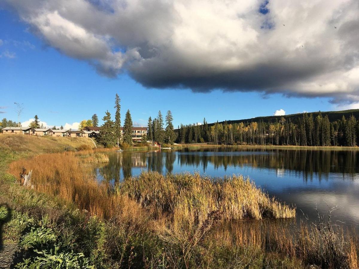 Lac Le Jeune Nature Resort Logan Lake ภายนอก รูปภาพ