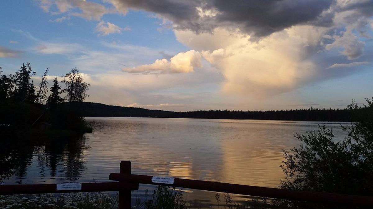 Lac Le Jeune Nature Resort Logan Lake ภายนอก รูปภาพ