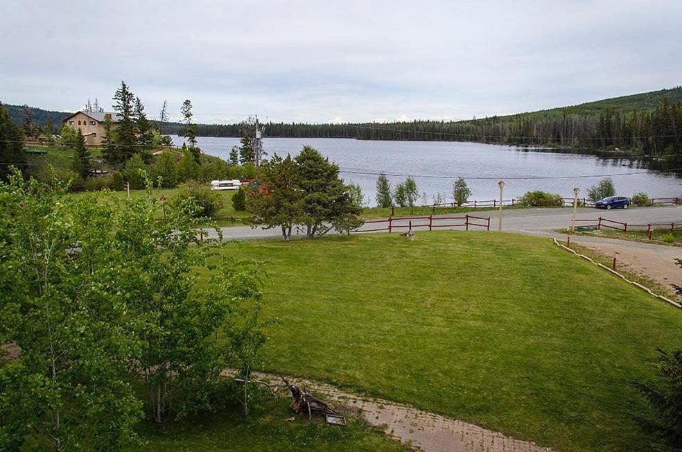 Lac Le Jeune Nature Resort Logan Lake ภายนอก รูปภาพ