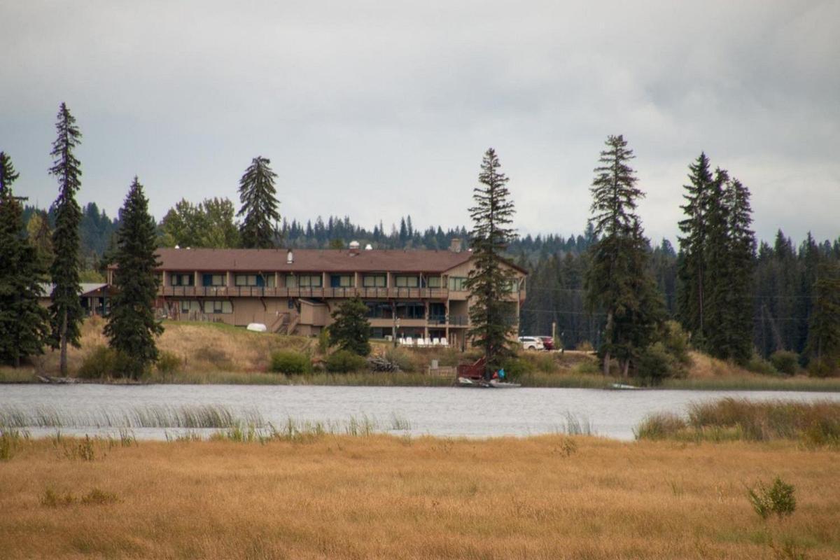 Lac Le Jeune Nature Resort Logan Lake ภายนอก รูปภาพ