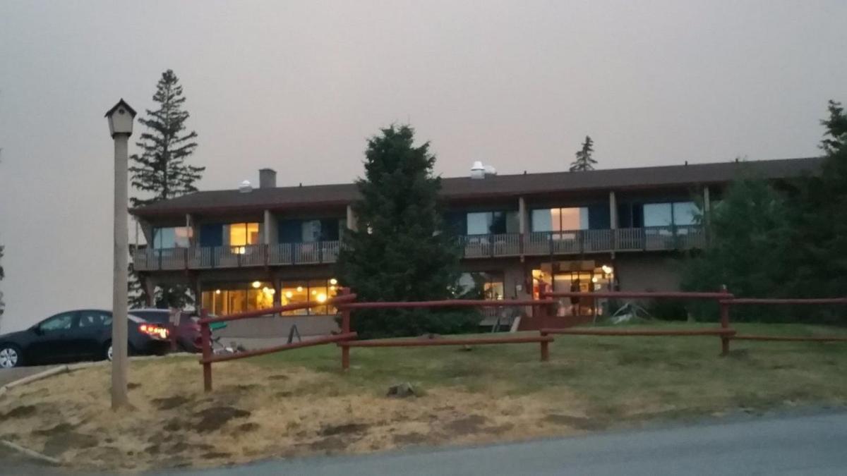 Lac Le Jeune Nature Resort Logan Lake ภายนอก รูปภาพ