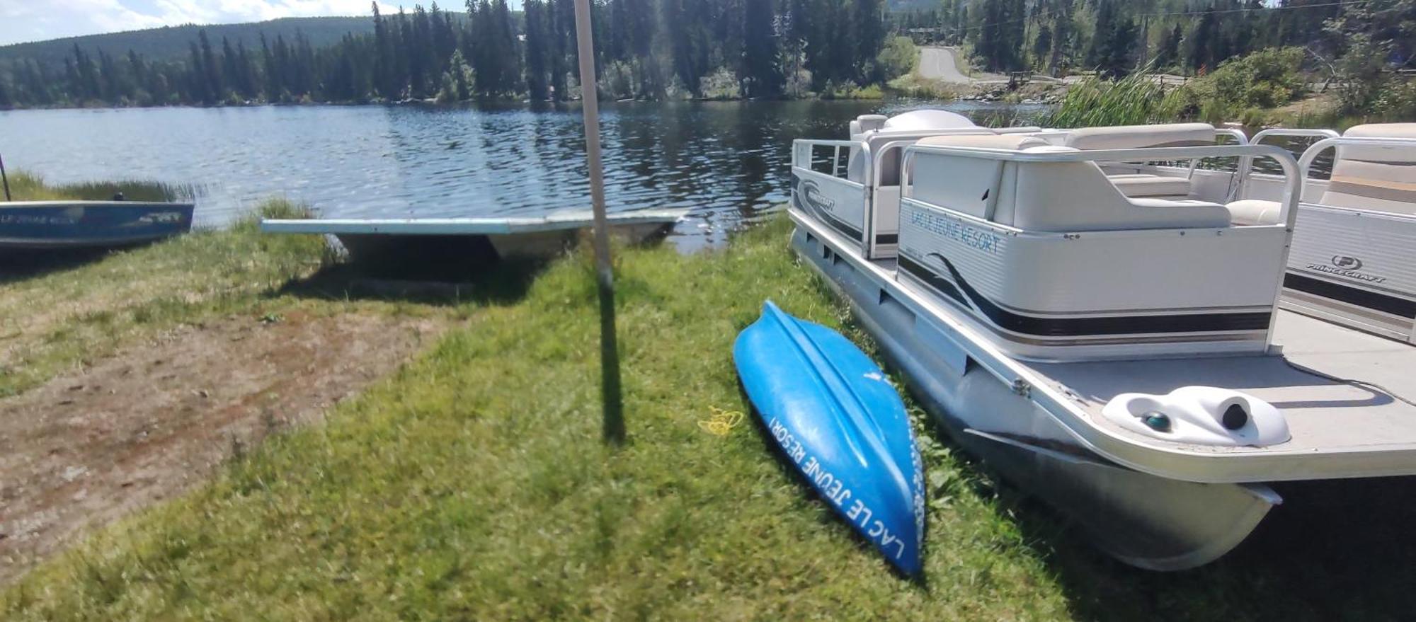 Lac Le Jeune Nature Resort Logan Lake ภายนอก รูปภาพ