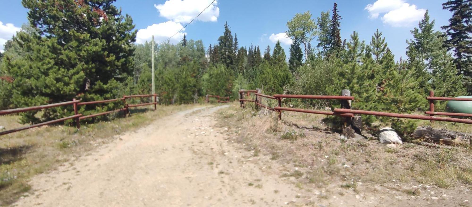 Lac Le Jeune Nature Resort Logan Lake ภายนอก รูปภาพ