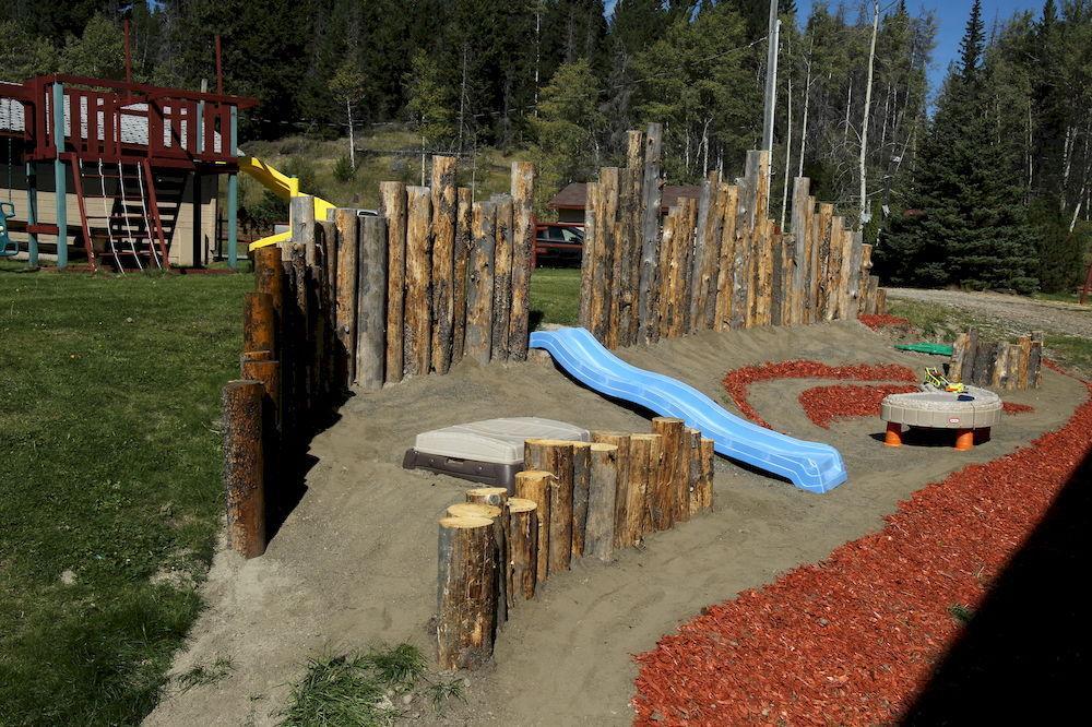 Lac Le Jeune Nature Resort Logan Lake ภายนอก รูปภาพ