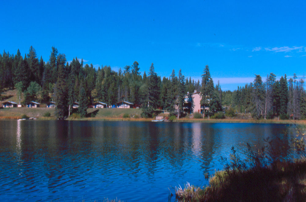 Lac Le Jeune Nature Resort Logan Lake ภายนอก รูปภาพ