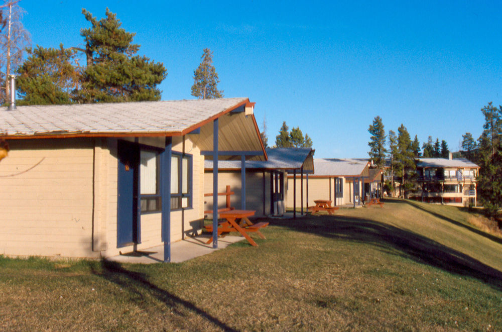 Lac Le Jeune Nature Resort Logan Lake ภายนอก รูปภาพ